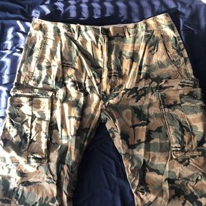 Levi’s Cargos